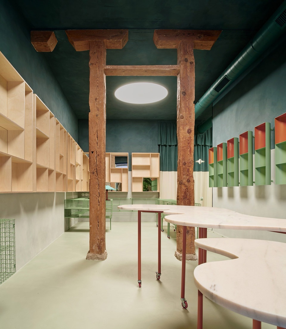 石灰洗材料/设计马德里 / KRESTA DESIGN
